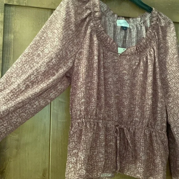 Womens Universal Thread Peplum Style Blouse size large - Picture 6 of 8